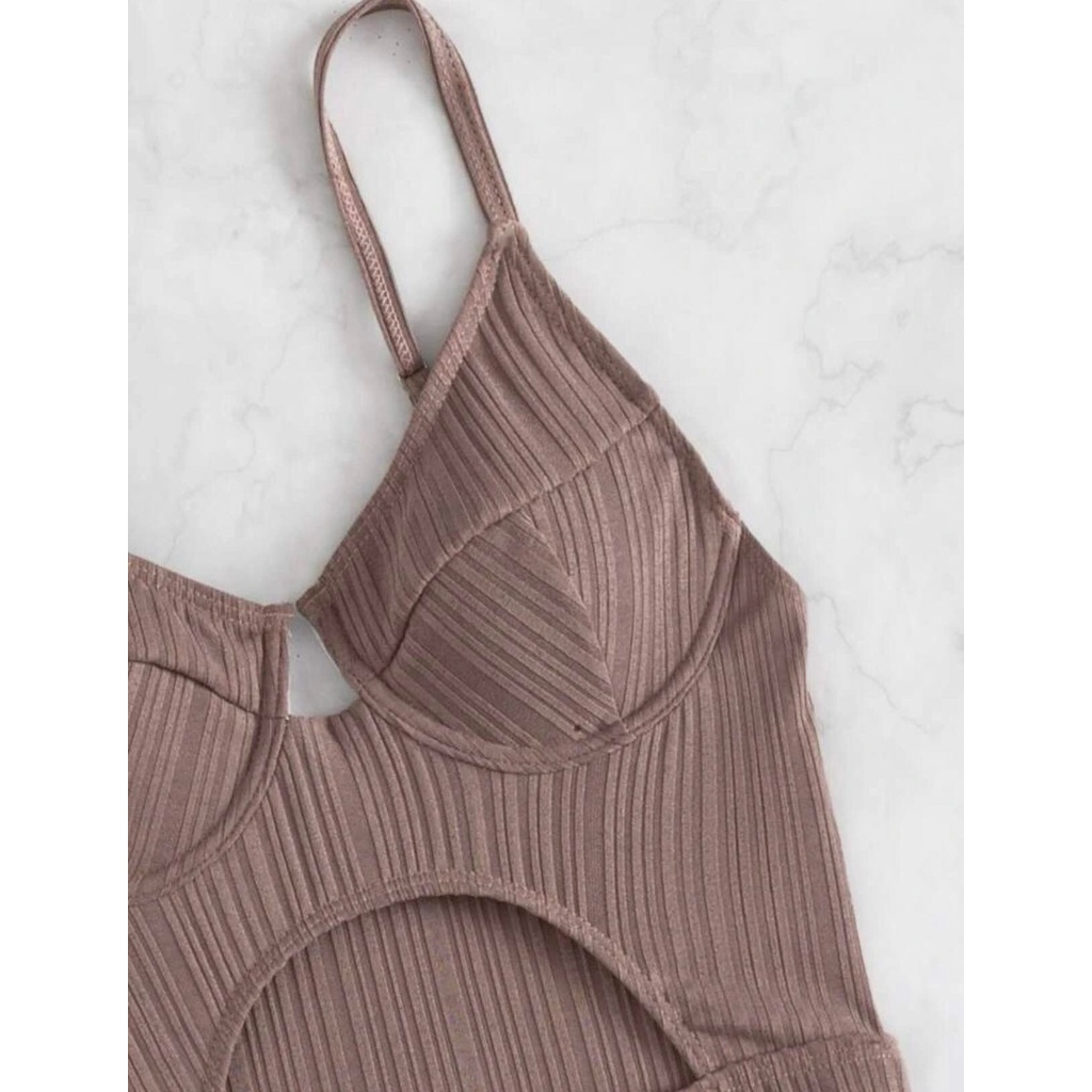 Swimsuit có gọng kiểu dáng quần đùi