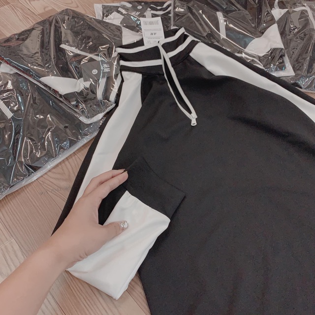 VÁY CỔ KHOÁ PHỐI TAY TRẮNG