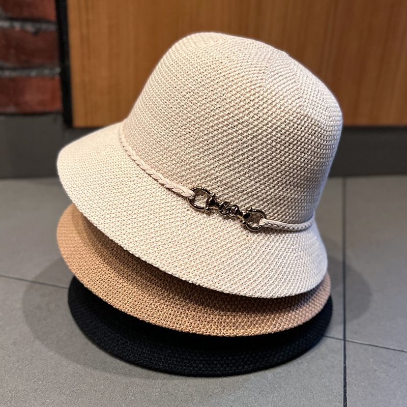 Nón Thời Trang Chống Nắng Viền Dây Tag Khóa Móc