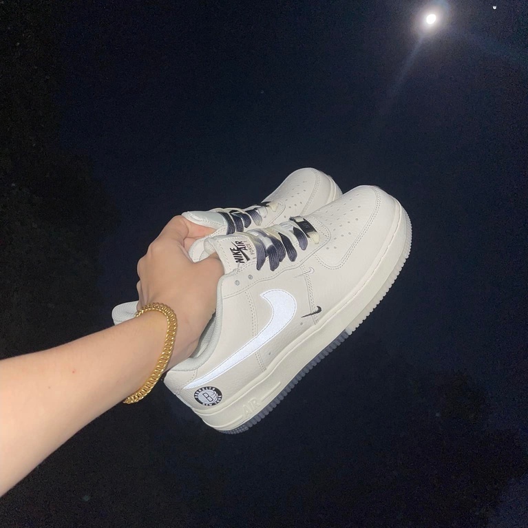 Giày AF1 đế âm dương hai màu đen trắng logo phản quang ,Giày thể thao Air Force 1 Brooklyn mới 2022 bản SC