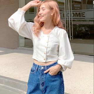 Áo croptop nữ tay phồng dài nút lệch bên hót hít