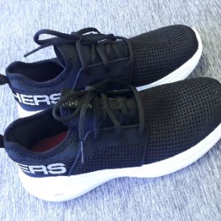 Giày Skechers lưới đen nữ