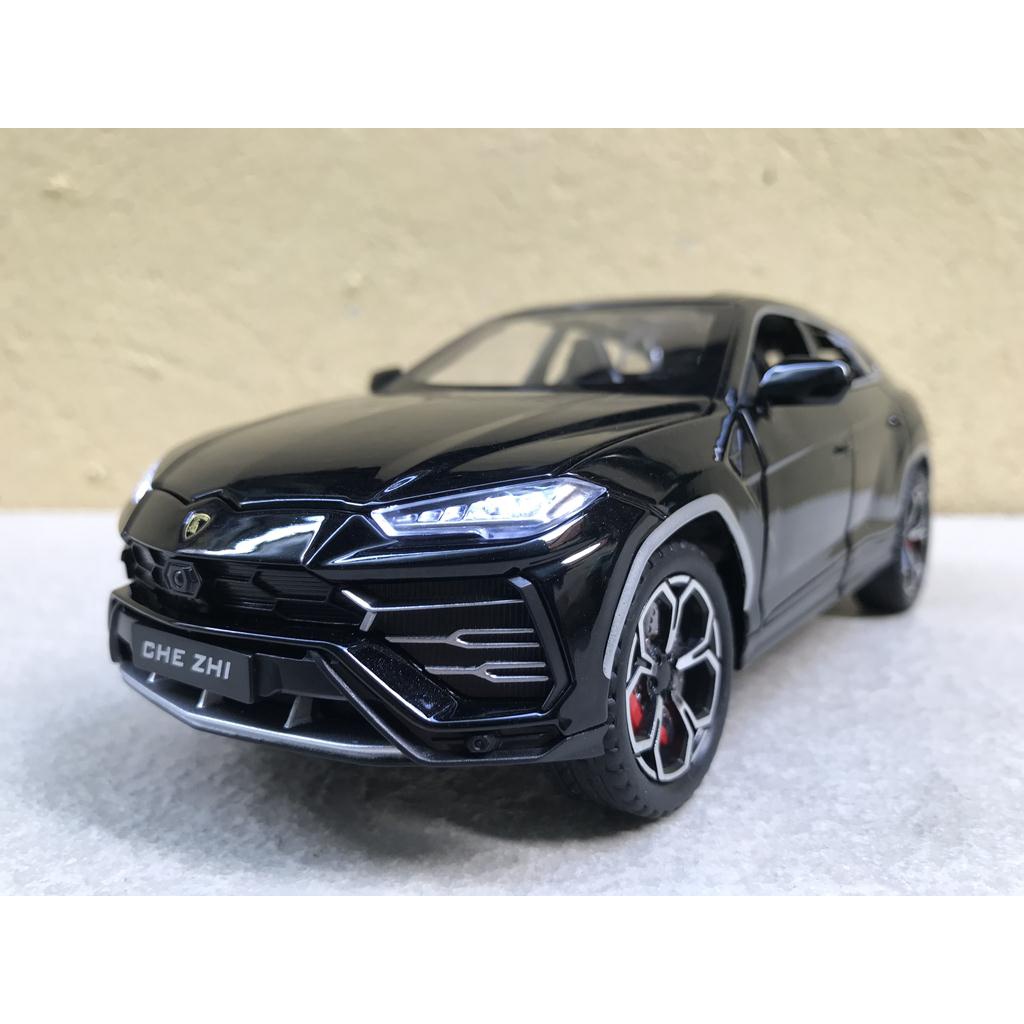 Mô hình xe Lamborghini URUS 2022 - 1:24
