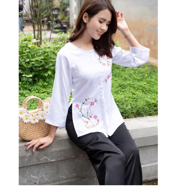 Sét áo dài bà ba lụa mềm mại thêu hoa thủ công tỉ mỉ đẹp .