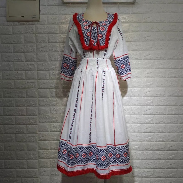 Đầm Vintage thêu hoa thổ Cẩm phong cách bohemian By Cói Vintage