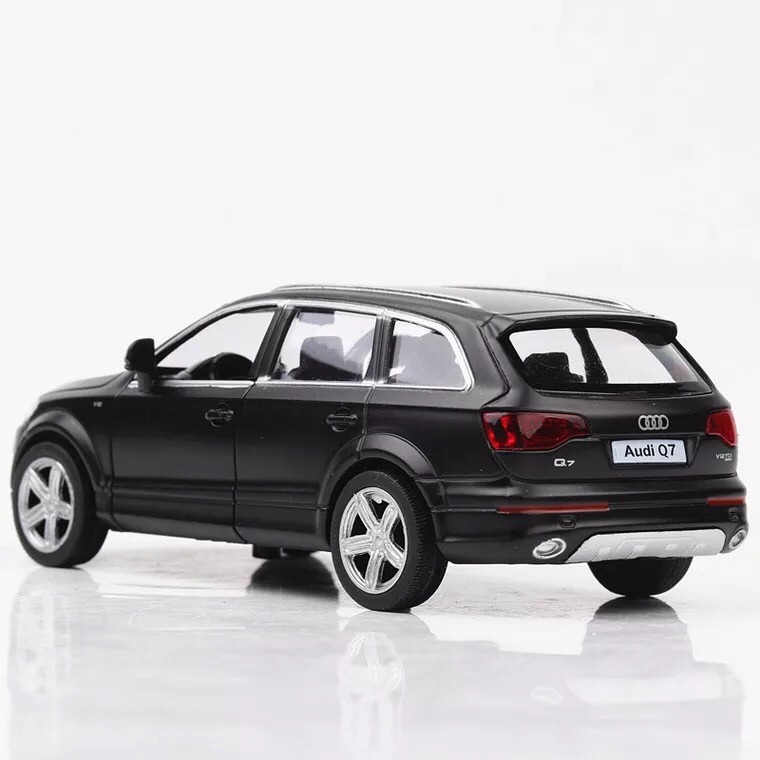 Xe mô hình AUDI Q7 13,5x5,3x4,5cm