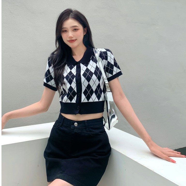 Áo Dệt Kim Tay Ngắn Dáng Ôm Kẻ Sọc Ca Rô Thiết Kế Quyến Rũ Cho Nữ