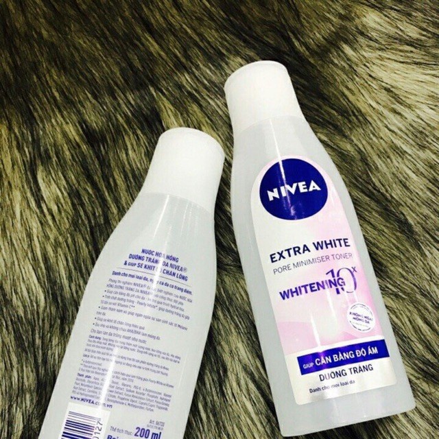 nước hoa hồng Nivea Extra White dưỡng trắng