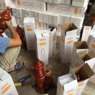 Đèn  thờ  gỗ xà cừ cao cấp hình  quả dứa