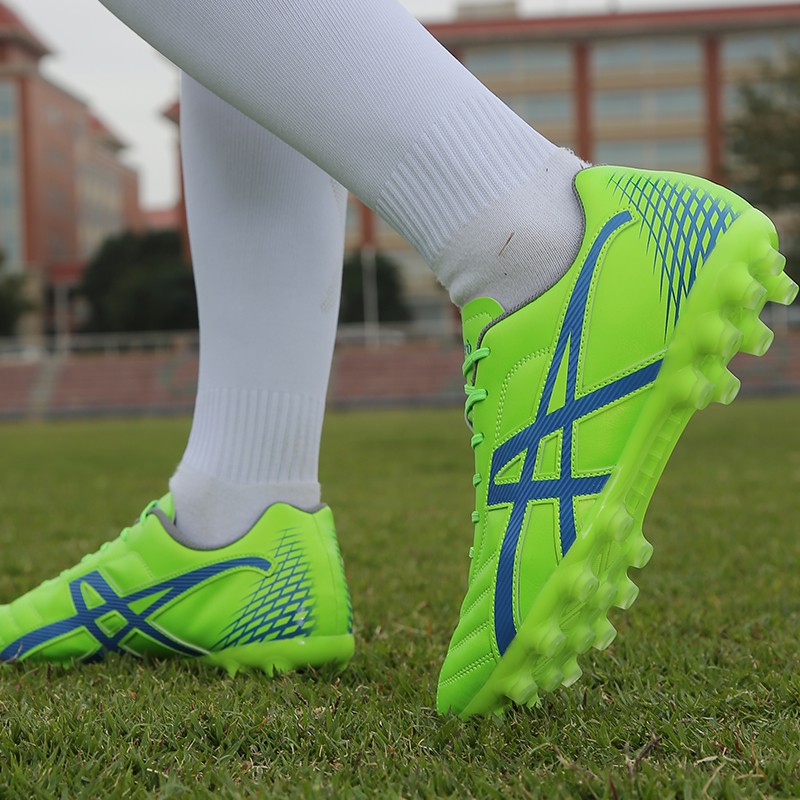 Giày đá bóng chuyên nghiệp cho thanh niên phù hợp với sân cỏ tự nhiên size 35- 45