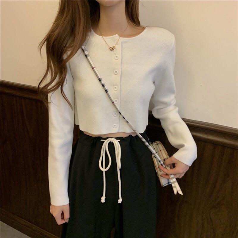 Áo croptop nữ CHIANG tay dài YAN Ulzzang phối khuy cotton CR02 | BigBuy360 - bigbuy360.vn