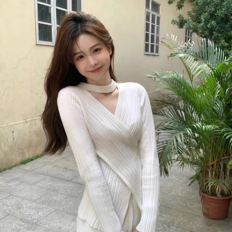 Áo len vạt chéo dây cổ choker ôm dáng hàng QC