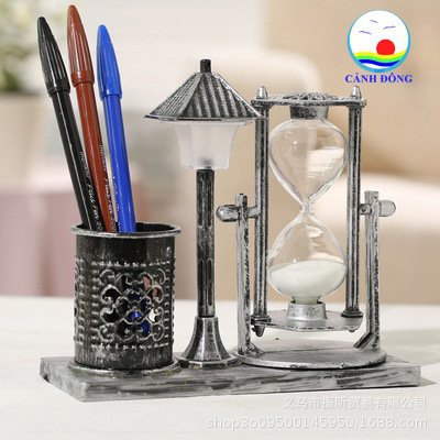 Đựng bút đồng hồ cát đèn phát sáng phong cách cổ điển