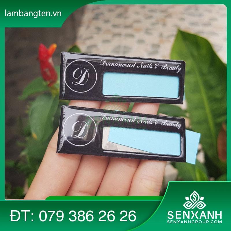 Thẻ tên nhân viên, Bảng tên nhân viên nam châm