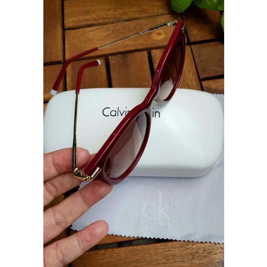 Kính ca>>>lvinklein