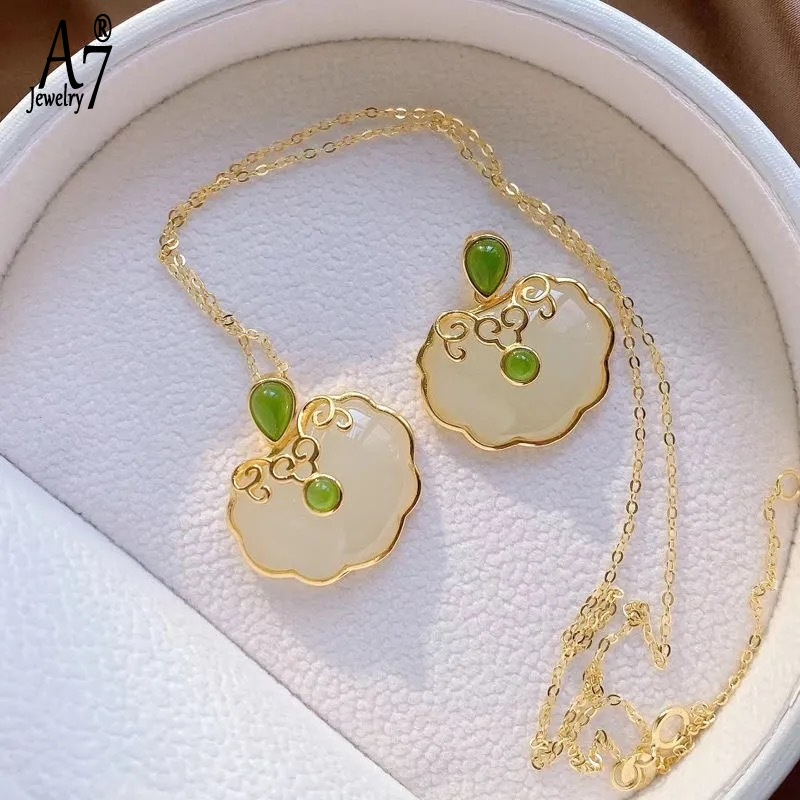 Mặt Vòng cổ Đá Ngọc Bích Vàng A7 Độc Đáo