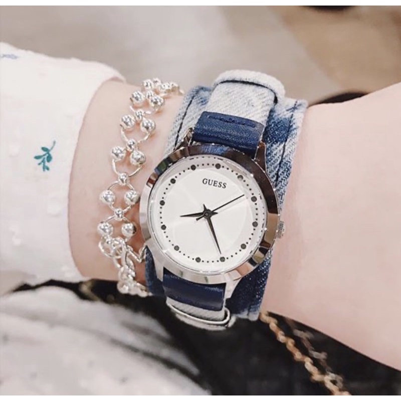 Đồng Hồ Nữ Guess dây da vải Jean case 30mm