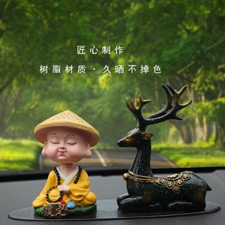 Mô hình chú tiểu ngồi thiền & hươu cho trang trí nội thất xe hơi