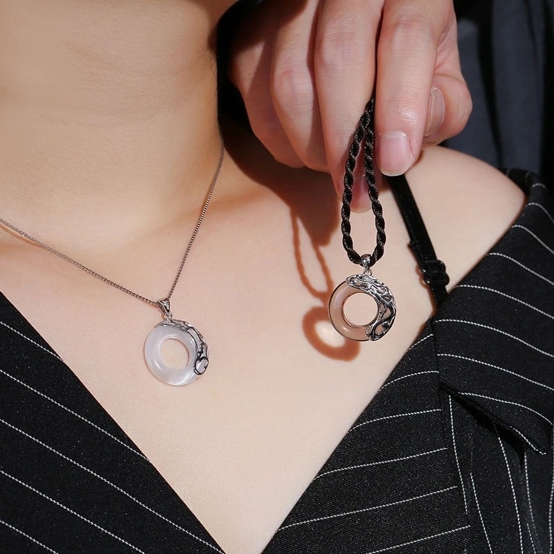 Dây Chuyền Mặt Tròn Hình Rồng Phượng Phong Cách Cổ Điển