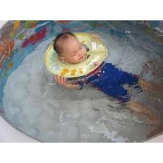 Phao cổ tập bơi cho bé