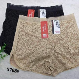 Quần đùi hoa cúc lót ren