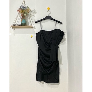 Đầm 2 dây body thích hợp đi tiệc