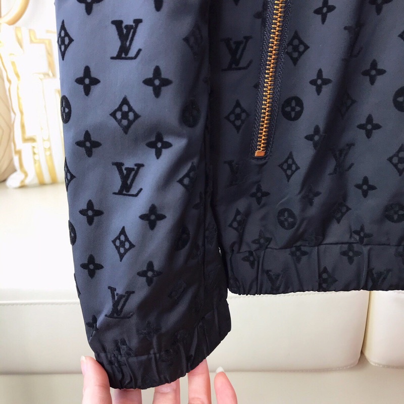 Áo khoác gió nam thương hiệu Louis Vuitton LV bản dày hoạ tiết logo