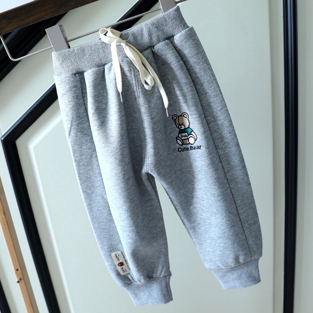 Quần nỉ thu đông dành cho bé trai và bé gái 14-45kg mẫu " GẤU CUTE". Chất vải nỉ ấm áp.