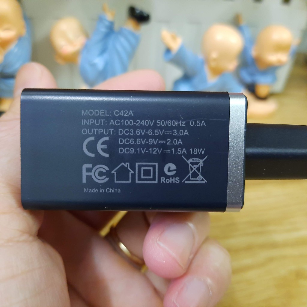 Củ sạc điện thoại sạc nhanh 18W QC3.0 Hoco C42A