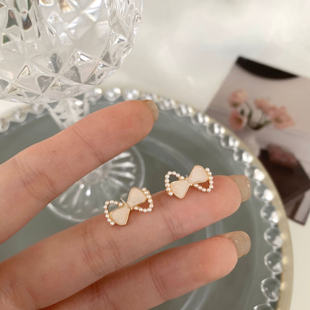 Bông Tai Dạng Kẹp Không Cần Bấm Lỗ Hình Nơ Đính Ngọc Trai Tối Giản CEa1399