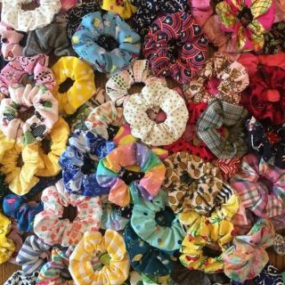 Cột tóc vải satin srunchies
