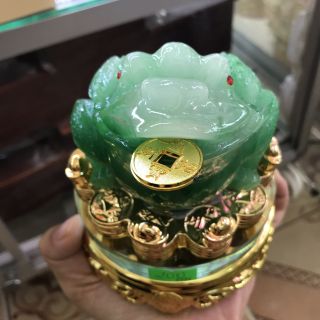 Ông cóc xoay ngọc xanh