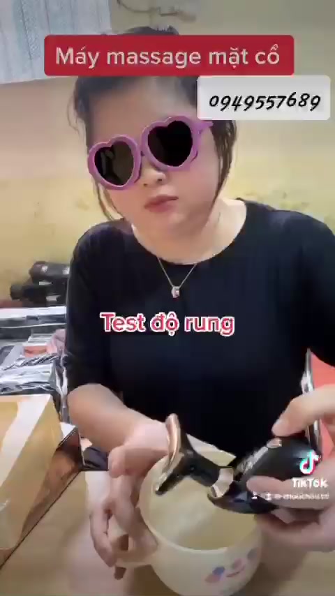 Máy massage nâng cơ mặt làm giảm nọng cằm dùng tinh chất mát xa mặt cổ HIH, Máy mát xa cổ mặt cằm vtv dùng pin | BigBuy360 - bigbuy360.vn