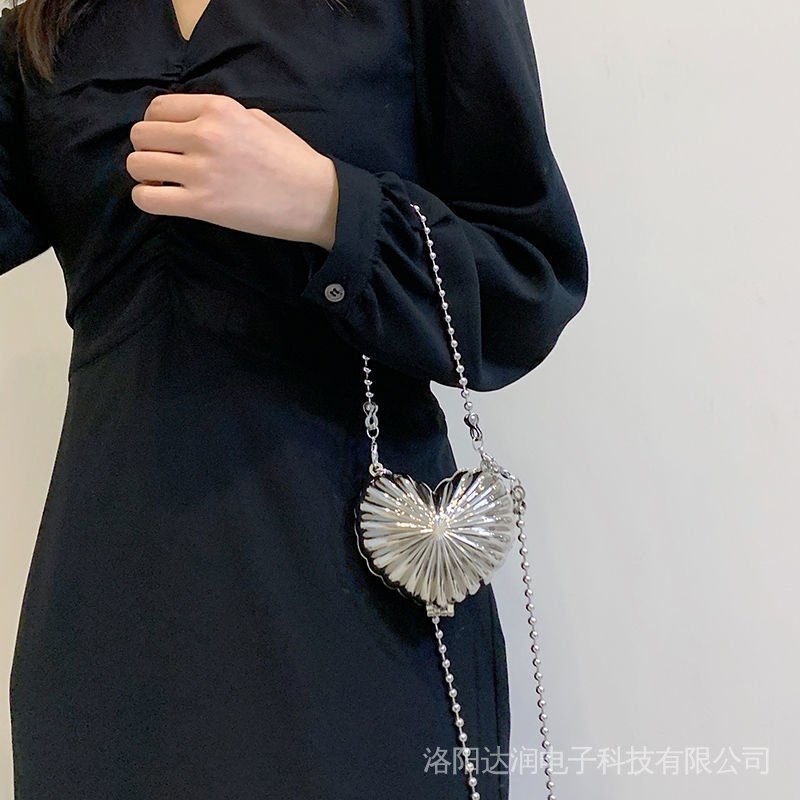 Túi Đeo Chéo Vai Hình Trái Tim Kim Loại Mini Phong Cách Punk Thời Trang Cho Nữ cg01