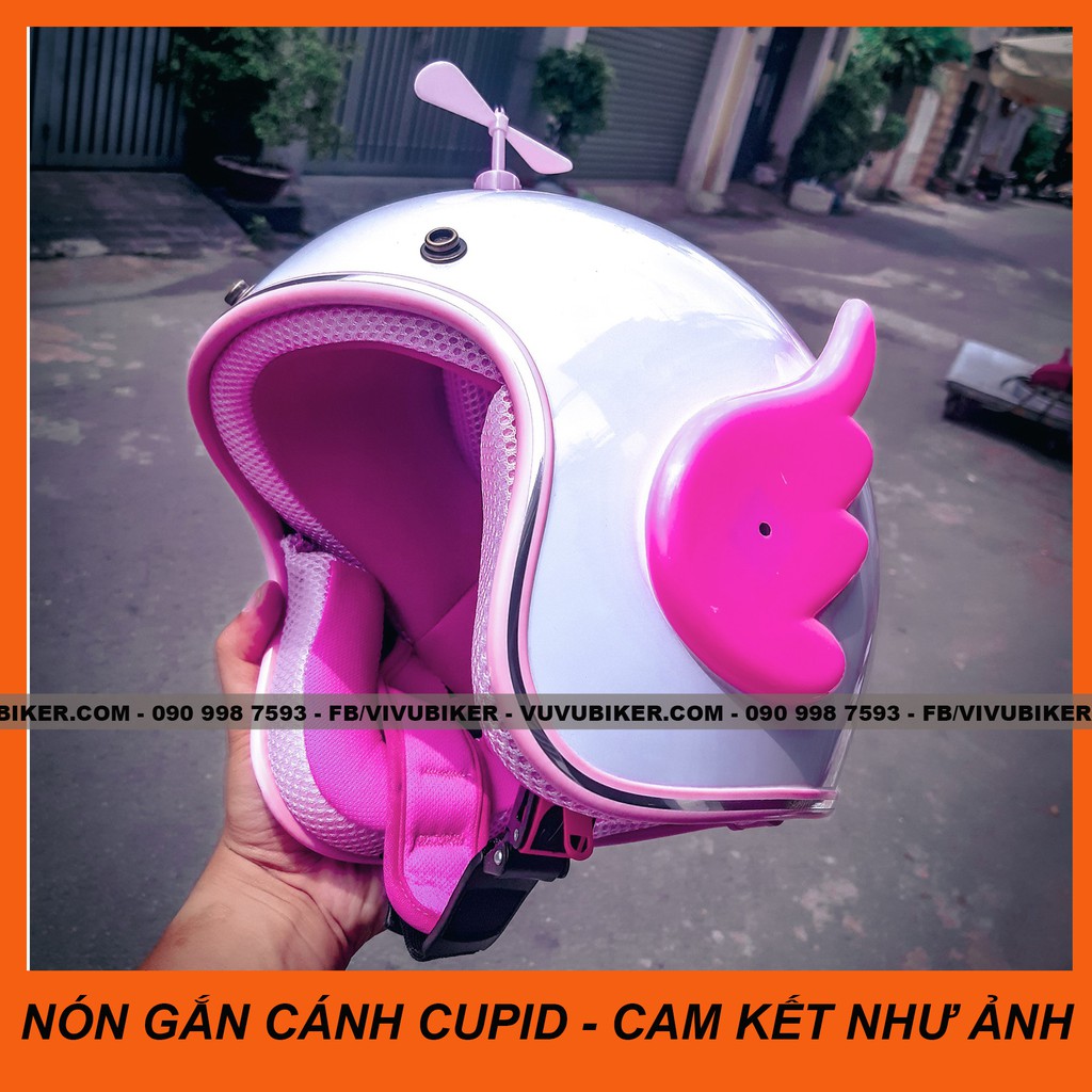 Mũ nón bảo hiểm 3/4 màu trắng lót hồng gắn cánh thiên thần Cupid và chong chóng