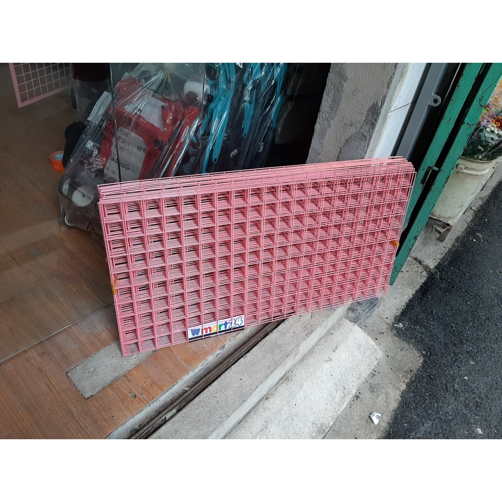 Khung lưới sắt sơn tĩnh điện màu hồng 50x100cm, dày 2.5li, ô 5cm_MART2450100HONG