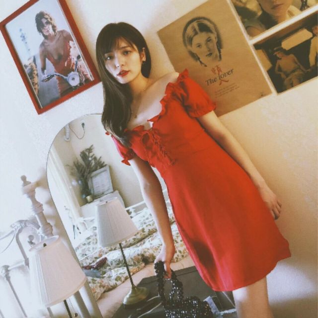 ĐẦM ĐỎ BẸT VAI