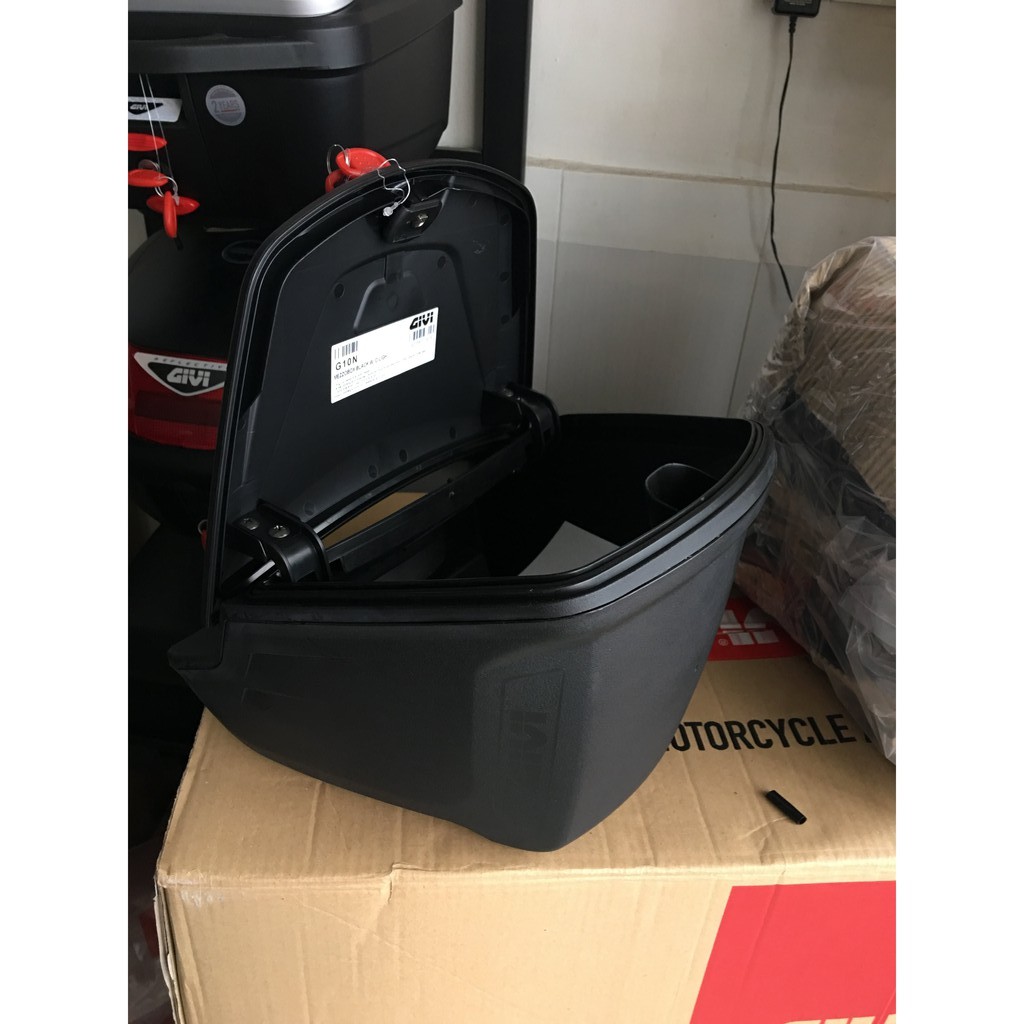 Thùng giữa Wave Alpha 110, thùng Givi G10N kèm bát gắn Wave Anpha 110, hàng Givi chính hãng, mới 100%