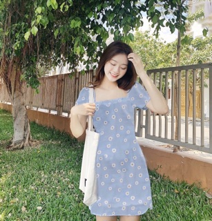ĐẦM HOA CÚC CỔ VUÔNG XẾP LY