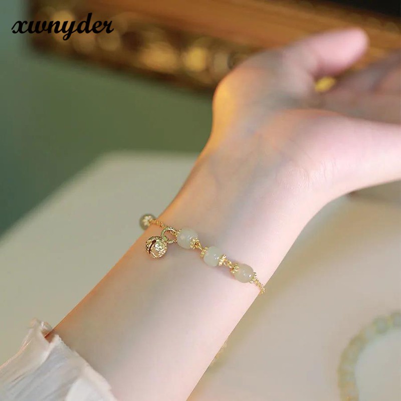 Vòng tay đính đá hình chuông và ngọc bích giả Hetian làm quà cho nữ