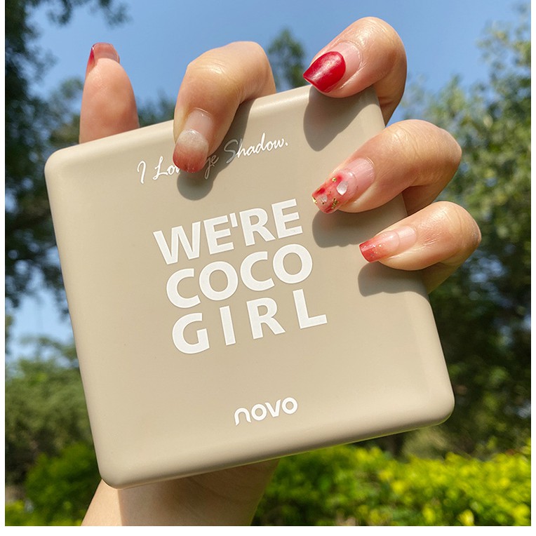 Bảng Phấn Mắt Nhũ Lì 16 Ô Màu NOVO We're Coco Girl | BigBuy360 - bigbuy360.vn