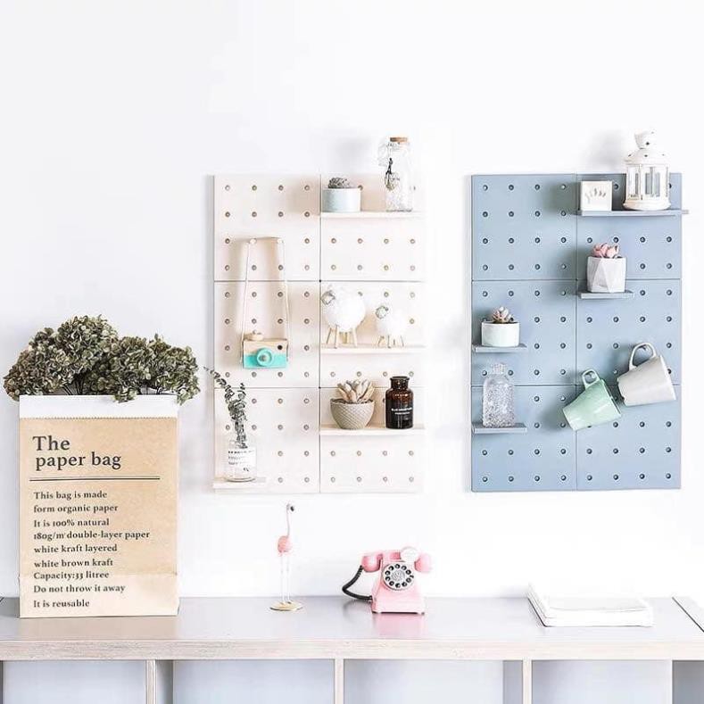 Bảng dán/treo tườngPegboard  có vách ngăn,làm bằng nhựa cao cấp, trang trí cho phòng ngủ, phòng khách thẩm mĩ cao