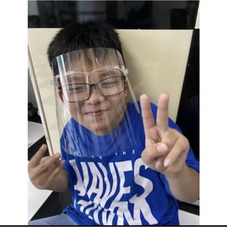kính chắn chống bọt nước