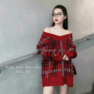 Áo len cổ tim kẻ đỏ cực hot