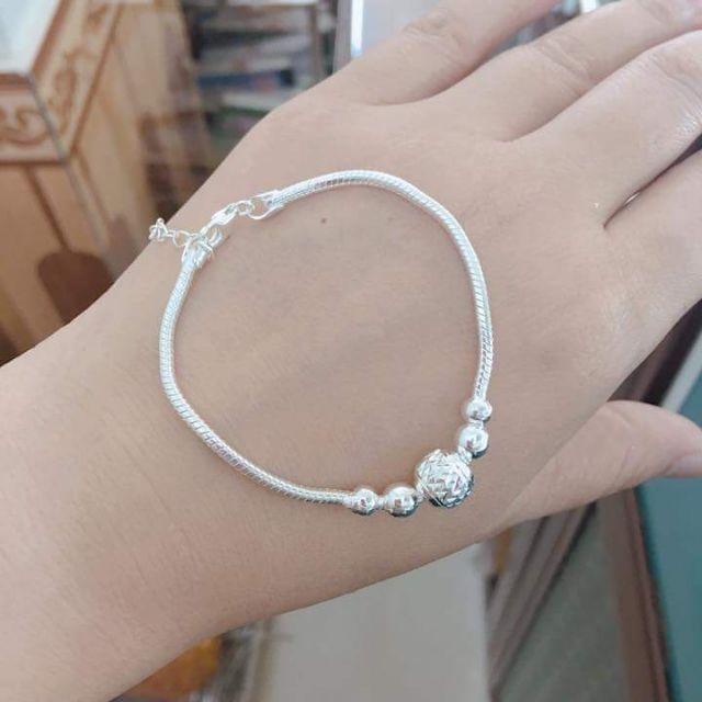 Lắc tay bạc ta cho mẹ và bé