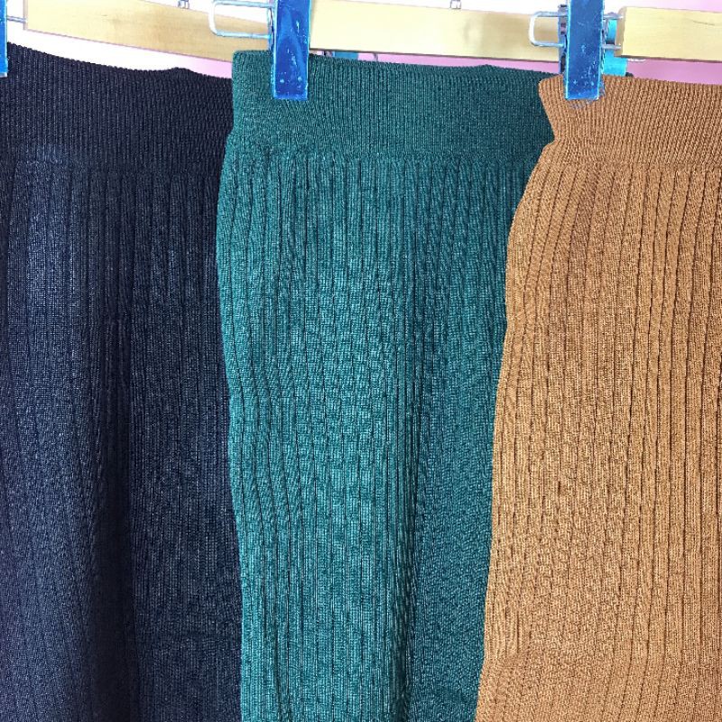 [ẢNH THẬT SHOP CHỤP] Chân váy len dài xẻ sau hàng Quảng Châu cao cấp | BigBuy360 - bigbuy360.vn