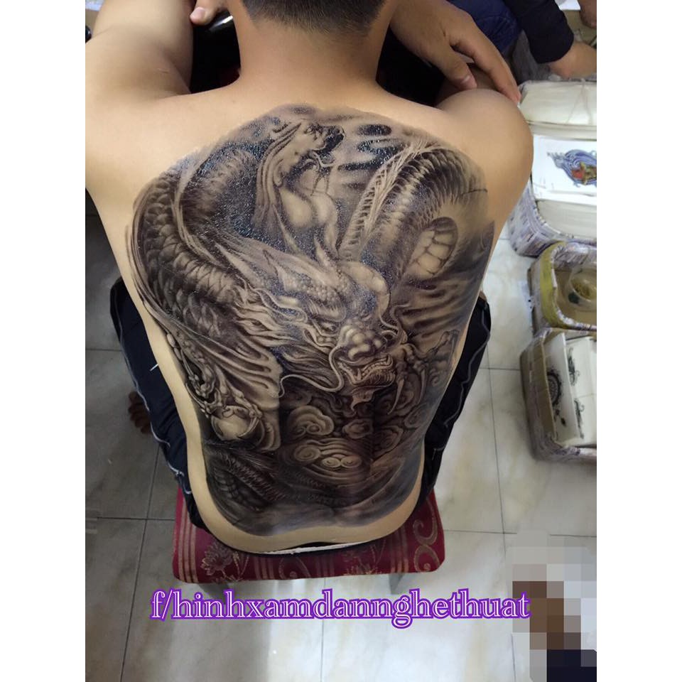 Hình xăm dán kín lưng cao cấp rồng quấn tử cấm thành trắng đen 34x48cm - tặng bắp tay tattoo 15x21cm