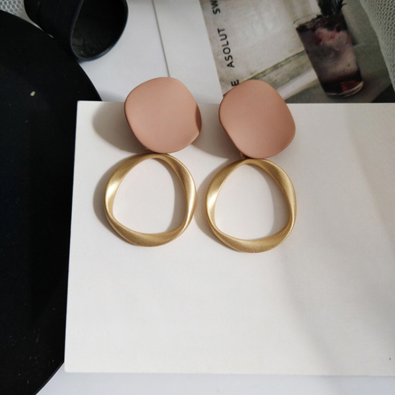 Bông tai thời trang độc đáo dành cho nữ