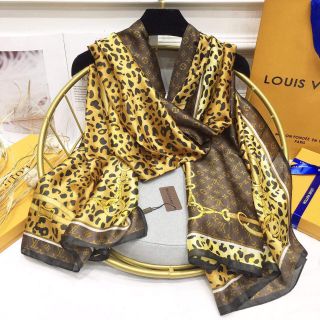 Khăn lụa LV kèm full box 239k/1c