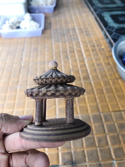 NHÀ NGHỈ TRANG TRÍ HỒ CÁ NON BỘ DÀI 8CM CAO 8CM